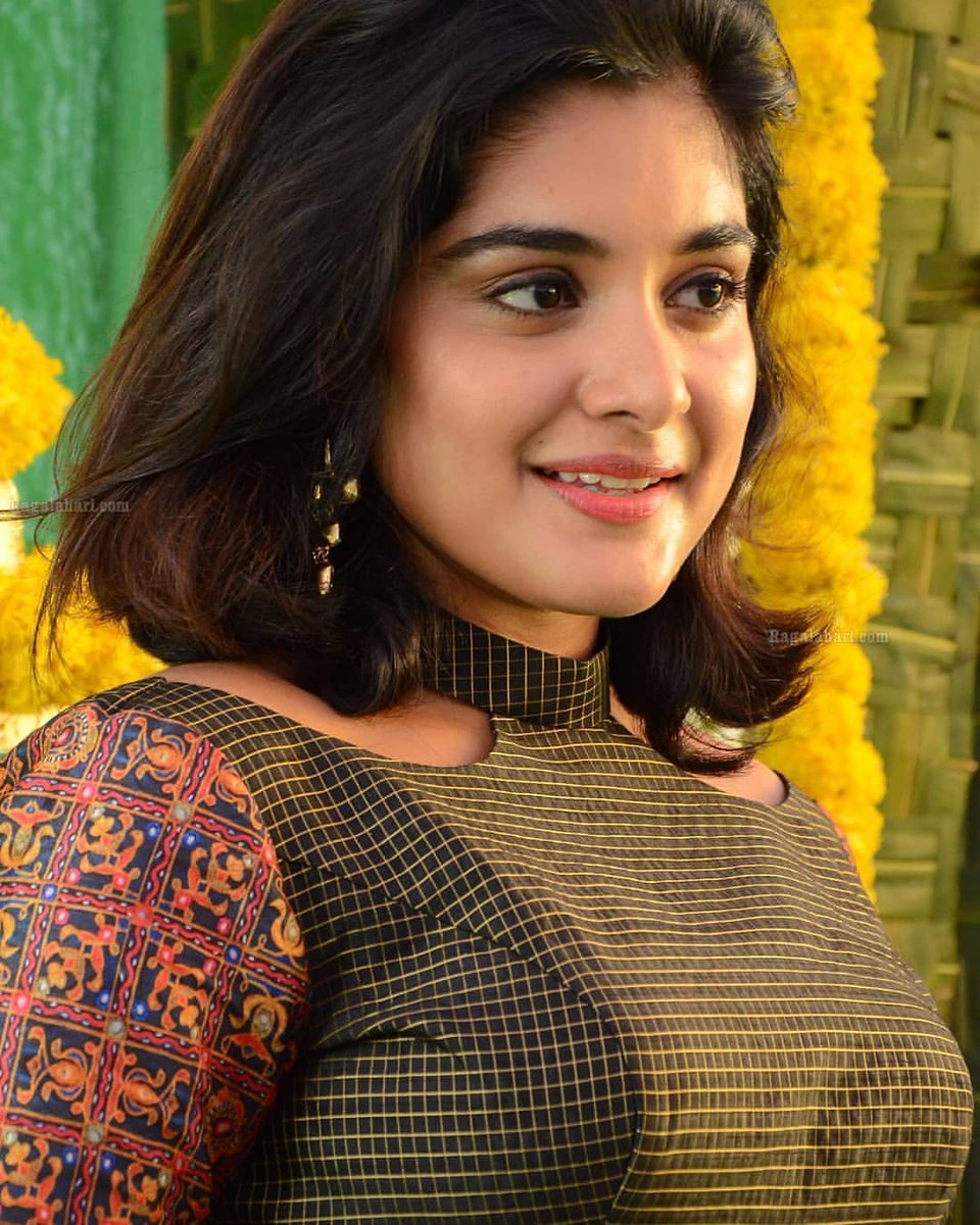 Bhishmudu's tweet photo. Just Now I Went To Market And Shocked See, A 35Years Old Aunty Having #Stiff And #Huge Boobs...
And I Observed Her Keenly And Clearly That She Haven't Wear Bra ๐ณ
And She Having Two Children's ๐ฅด...
How It Is Possible To Have That Type Of Boobs In That Age ๐ฏ
Plz Any One Rply... https://t.co/kFm3XneaNd