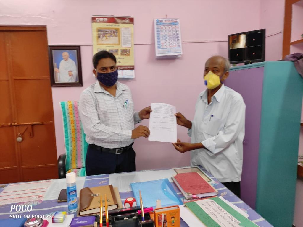 BDigapahandi's tweet photo. Sri Sisira Ku.Pattanik,I/C HM, Bhismgiri Boys' PS has retired from Govt. Service on 31.08.2020. We pray to God for his healthy and happy post retirement life. https://t.co/Qt47jLNxUQ
