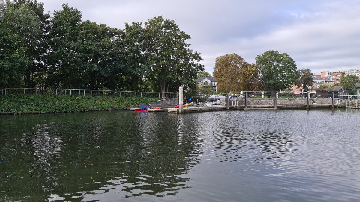 Trickle to Tide (@trickletotide) on Twitter photo And the final day begins for the #trickletotide team with a portage at Teddington lock into the tidal Thames, all in aid of <a href="/CrohnsColitisFR/">Crohn's & Colitis UK Fundraising</a>, please RT and donate justgiving.com/fundraising/tr…
Aiming to be on FB live around 1330hrs from Westminster Bridge 😀 And the final day begins for the #trickletotide team with a portage at Teddington lock into the tidal Thames, all in aid of <a href="/CrohnsColitisFR/">Crohn's & Colitis UK Fundraising</a>, please RT and donate justgiving.com/fundraising/tr…
Aiming to be on FB live around 1330hrs from Westminster Bridge 😀