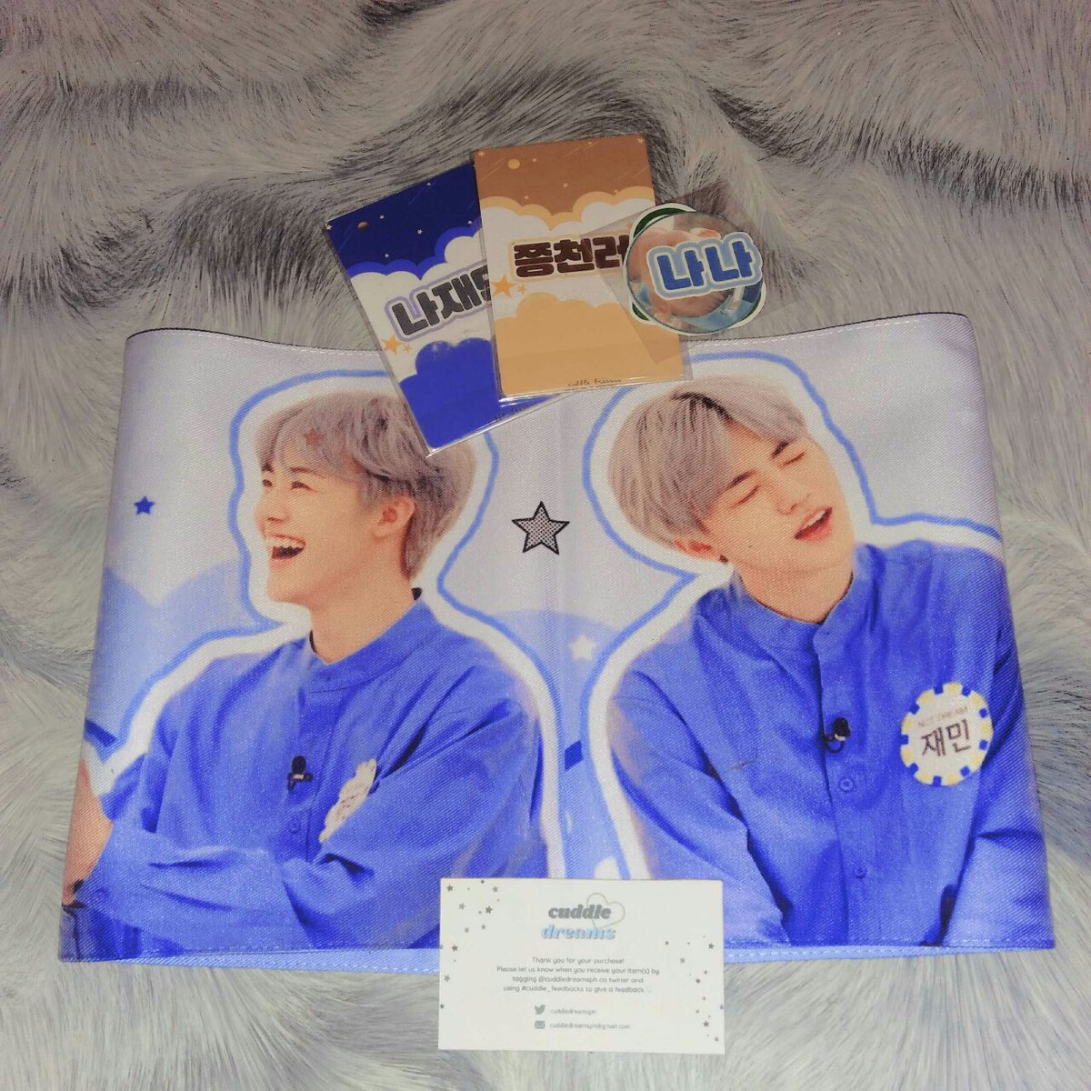 SICHENGS0L0's tweet photo. this is so cuteee! my first ever banner ๐ญ thank you for d extra chenle pcs @cuddledreamsph ๐ i'll wait for 127 & wayv kits and buy again! ๐
#cuddle_feedbacks https://t.co/iGdClxJQ6m