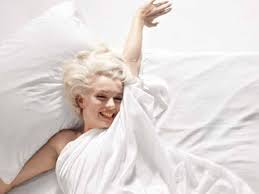 thetalentguru's tweet photo. .@thetalentguru #TCM #TCMParty #Hollywood #BlondeBombshells #ScreenSirens 

11 Sep 2020: #NationalMakeYourBedDay 🛌💤📸

#ClassicMovies stars pictured in bed 

Lana Turner
Marilyn Monroe
Jayne Mansfield
Kim Novak https://t.co/66dqFHHCDU