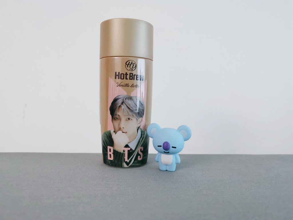 LifeKoya's tweet photo. Happy birthday Namjoon! 💜🐨🎂🎉 @BTS_twt #happyRMday #NumberOneLeader #NumberOneDad https://t.co/5gMRfAjWkQ