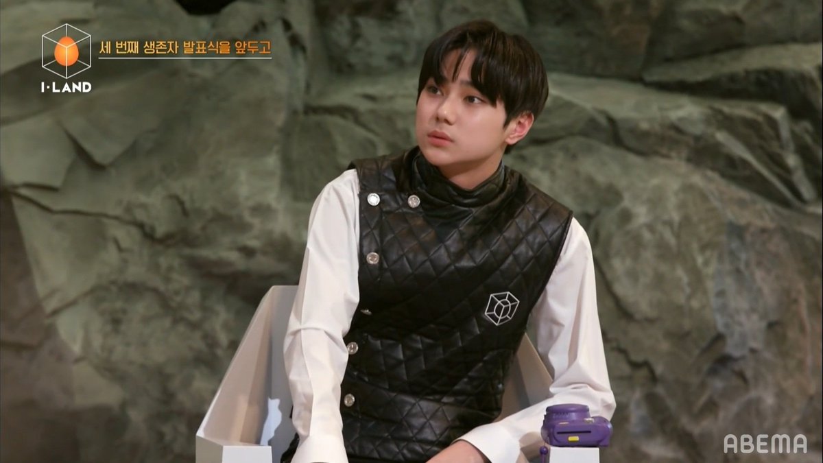 toytink9's tweet photo. ダニエルは片時もチェキ離さない
#I_LAND_EP11 #I_LAND_DANIEL https://t.co/iLjOz7P3Bw