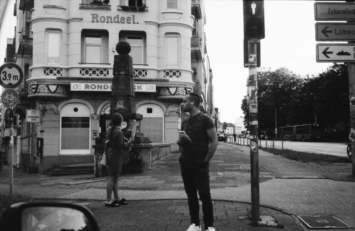JohnnyXIII1984's tweet photo. Rainy streets

Leica M6
Summicron-C 40mm f2
Ilford Delta 400

#fineartphotography #leica #leicaphotography #35mmfilm #bnw #bnwphotography #blackandwhitephotography #blackandwhite #photooftheday #filmphotography #monochrome #streetphotography #travel #travelphotography #city #rain https://t.co/6CyAxPm5Qp