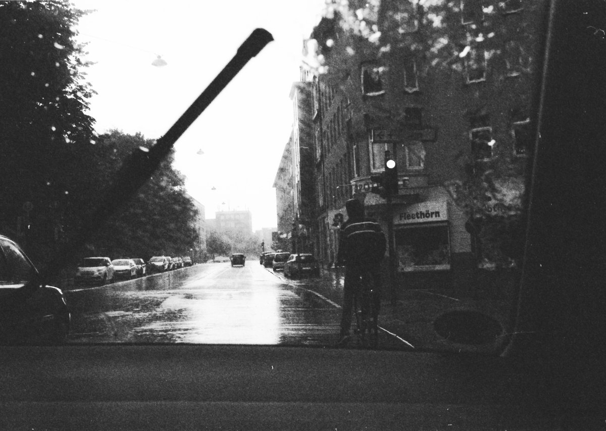 Rainy streets

Leica M6
Summicron-C 40mm f2
Ilford Delta 400

#fineartphotography #leica #leicaphotography #35mmfilm #bnw #bnwphotography #blackandwhitephotography #blackandwhite #photooftheday #filmphotography #monochrome #streetphotography #travel #travelphotography #city #rain