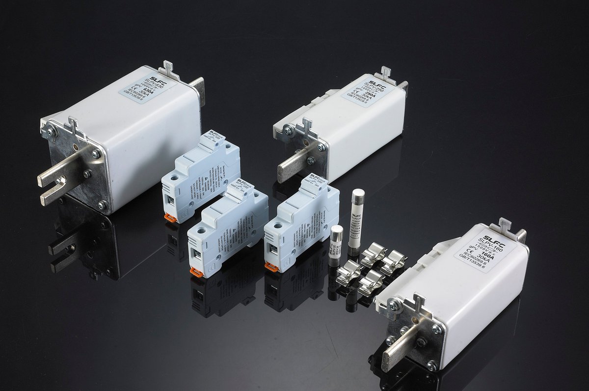 ElysiaSmsipc's tweet image. DC Fuse with good protection for PV combiner box