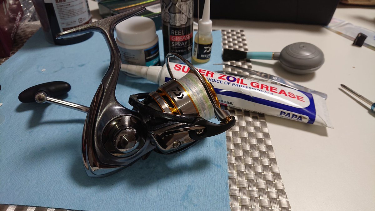 飴野天機 スーパーゾイル ダイワ エクセラー リールメンテナンス完了 W ゾイルのグリースがリールにも使える感じです スプールとラインローラー ハンドルにもベアリングを追加してます エクセラーは安いけどコスパ最強 安いときは6千 飴野天機 スーパーゾイル ダイワ エクセラー リールメンテナンス完了 W ゾイルのグリースがリールにも使える感じです スプールとラインローラー ハンドルにもベアリングを追加してます エクセラーは安いけどコスパ最強 安いときは6千