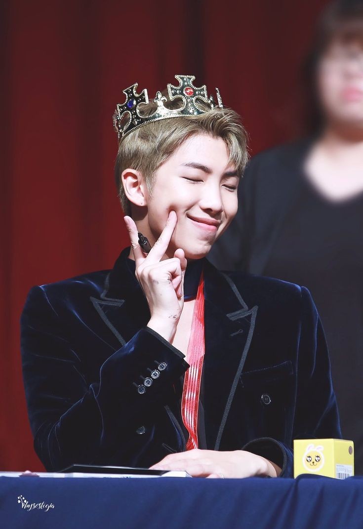 KimSuchonaa's tweet photo. #wewearmask
#westaysafe
#Namjoon 
#NamjoonBirthday 
#NamjoonDay
#HappyNamjoonDay
#BTSxBangladeshiARMY 
@Bts_twt @Bd_btsarmy
Happy birthday King👑💜
🇧🇩💜 https://t.co/rvoWNb594d