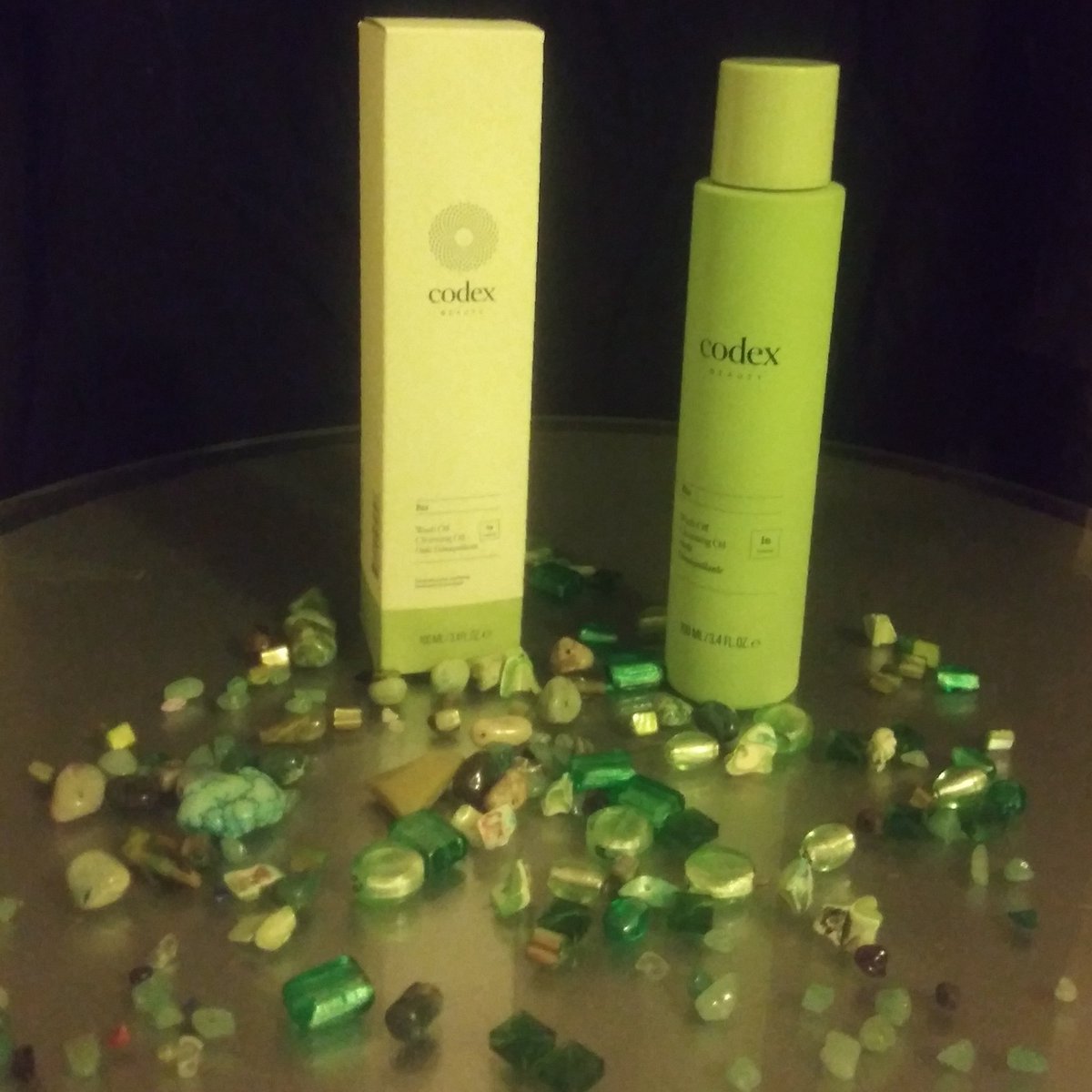 AprilLeigh1104's tweet photo. I received this Codex Beauty Wash Off Cleansing Oil complimentary in my Prep for Fall Vox Box from @influenster. It definitely feels like and looks like oil. All in all it left my skin feeling clean and soft.
#mycodexbeauty #contest #complimentary @codexbeauty @Influenster https://t.co/Om71oNc9LK