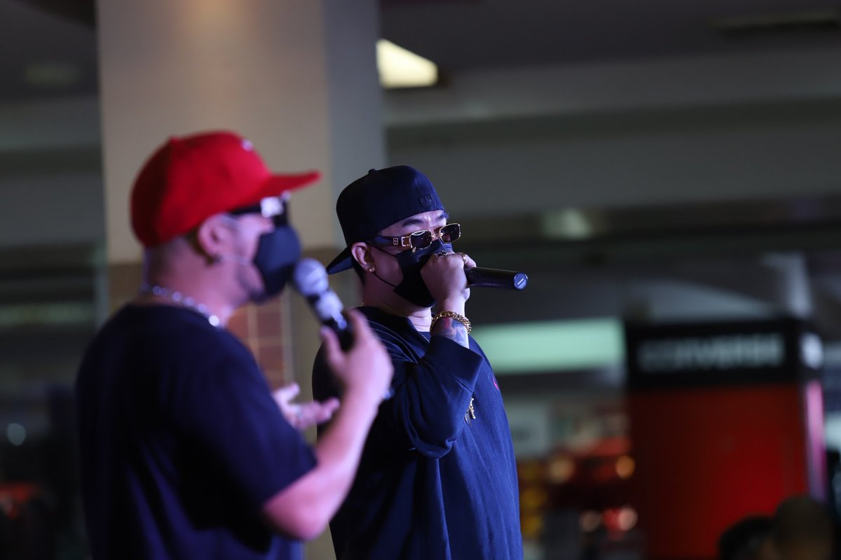 kadsuankaew's tweet photo. #rap #battle https://t.co/y1zTkeaSd5