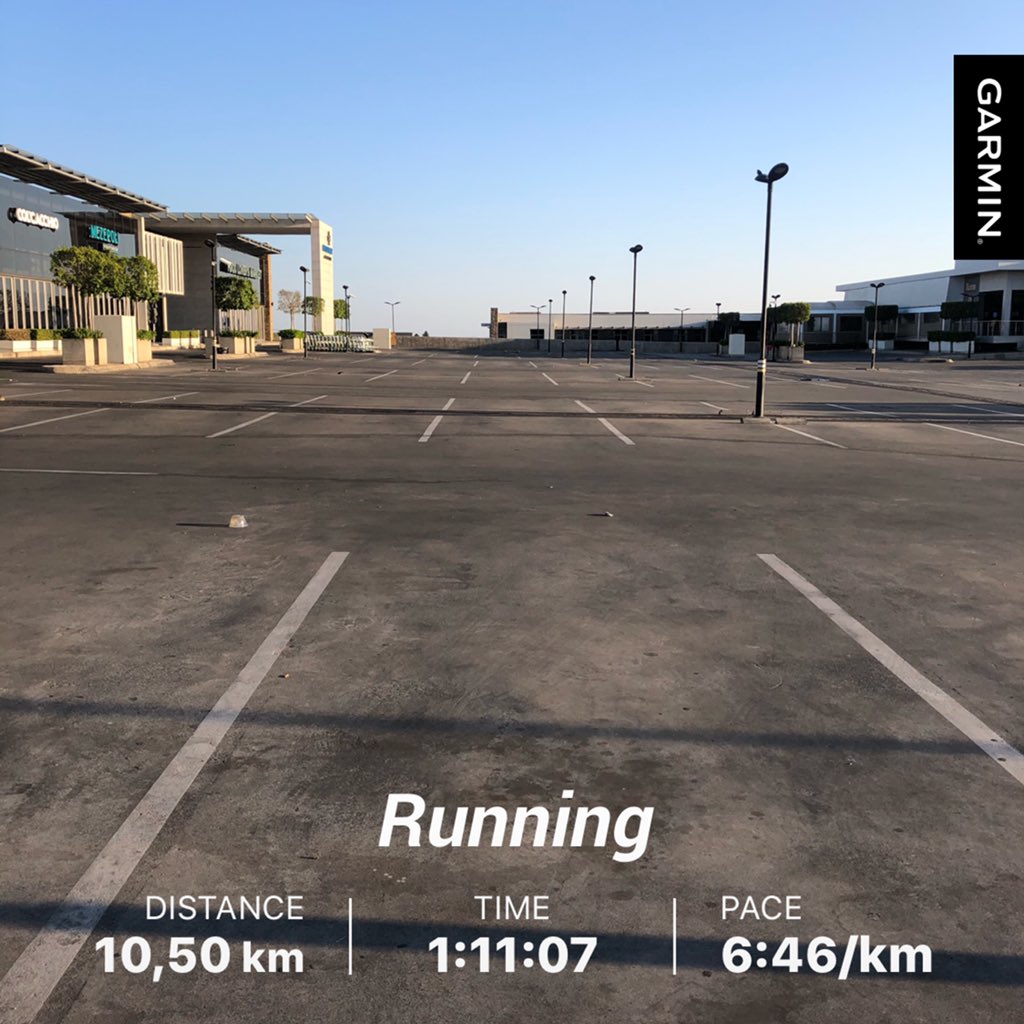 bonchiachanza's tweet photo. @sontondlovu @tumisole @ndavher @ms_tourist @_DJCappuccino @RunnersSense 7am PLAYDATE with @Maderioz #chasing150 #RunningWithTumiSole https://t.co/SvX32u8J7K