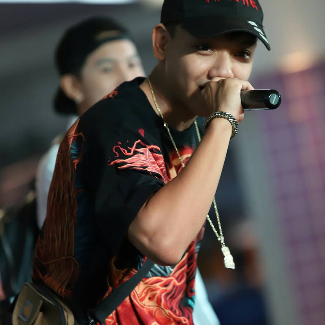 kadsuankaew's tweet photo. #rap #battle https://t.co/y1zTkeaSd5