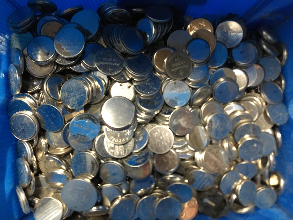jonmcenteen's tweet photo. You can recycle all types of batteries https://t.co/EaBYRrffda
