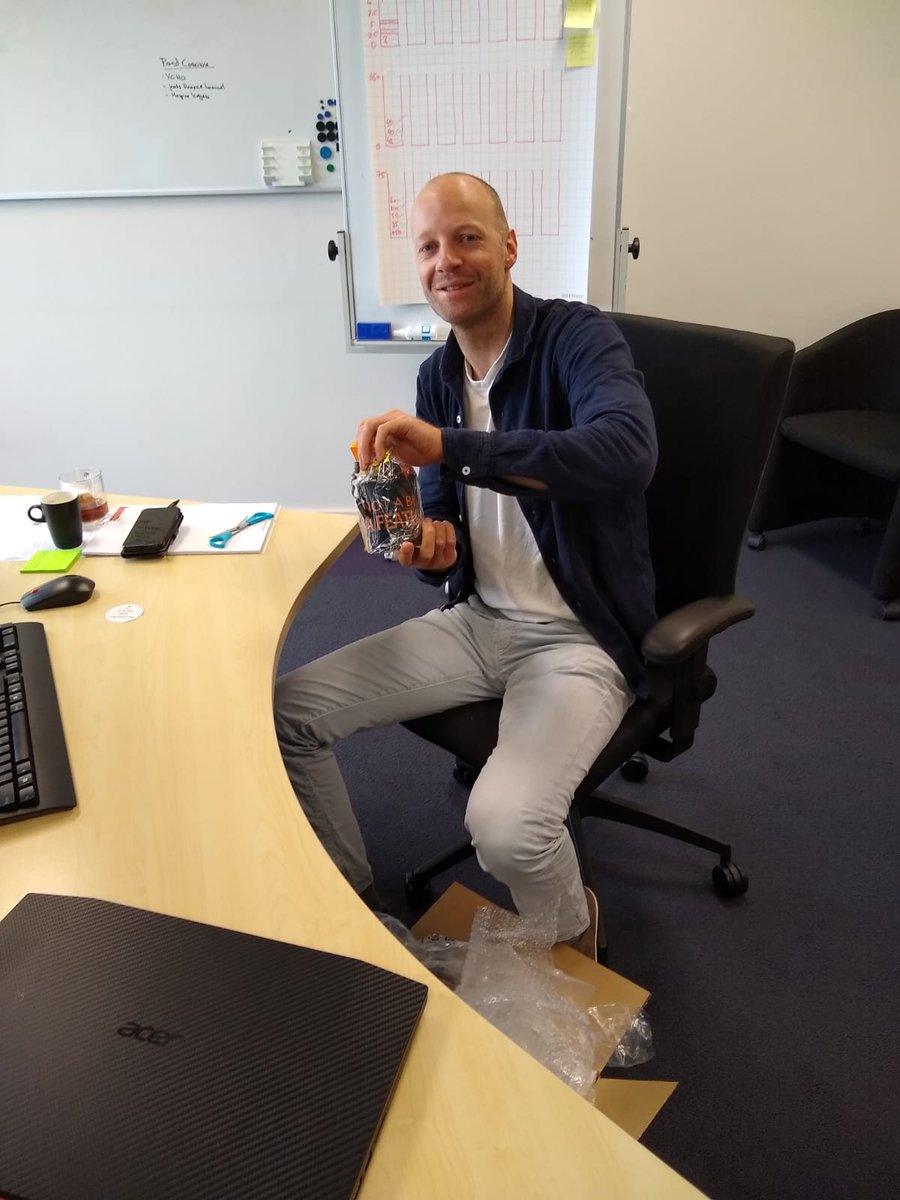 fekaict's tweet photo. Dagnummer 256: vandaag is het #Programmeursdag! Onze code goeroes wisten we gisteren te verrassen; It's not a bug, it's a feature👌🏻 https://t.co/O6eTAMBmyB