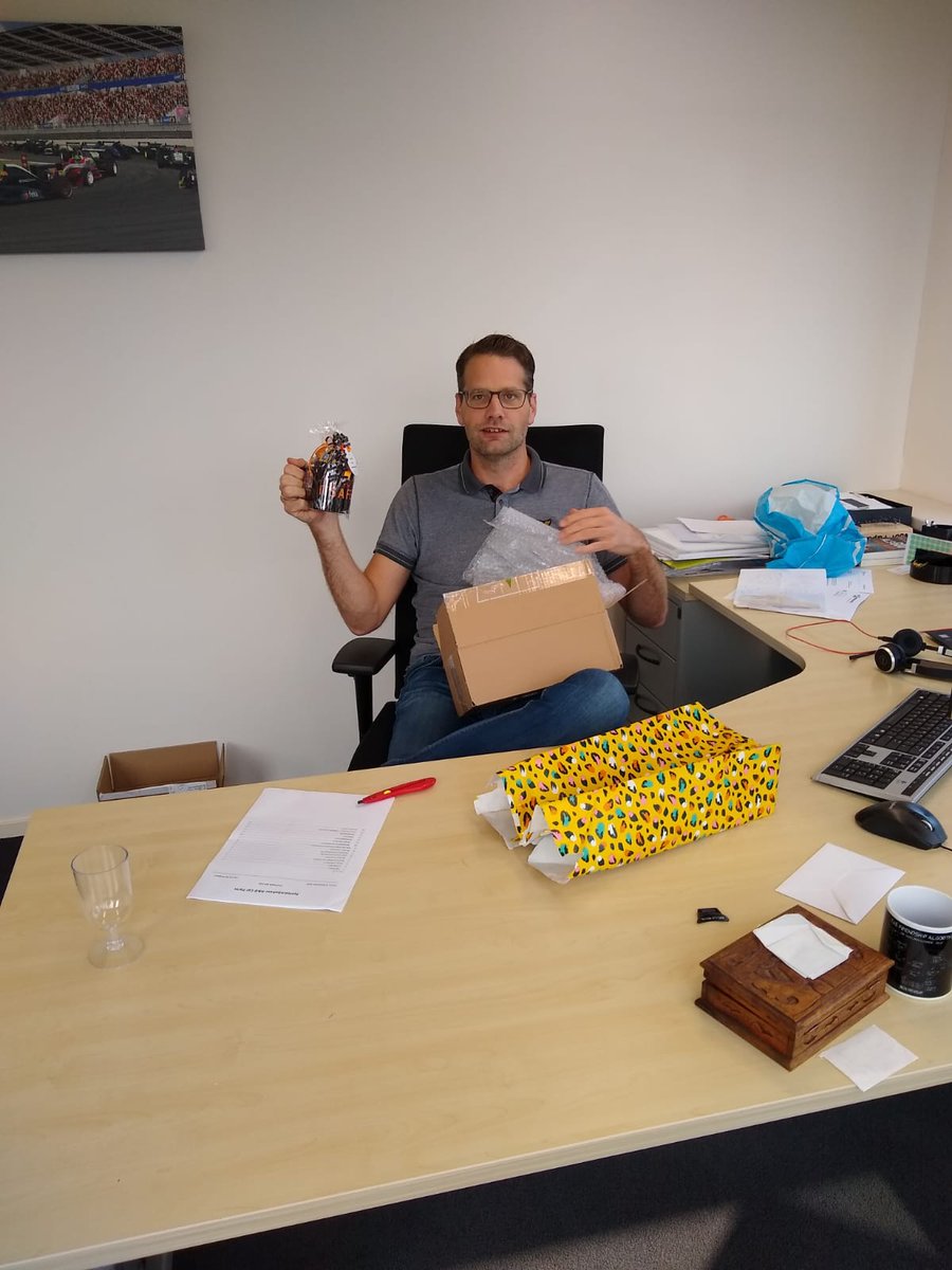 fekaict's tweet photo. Dagnummer 256: vandaag is het #Programmeursdag! Onze code goeroes wisten we gisteren te verrassen; It's not a bug, it's a feature👌🏻 https://t.co/O6eTAMBmyB