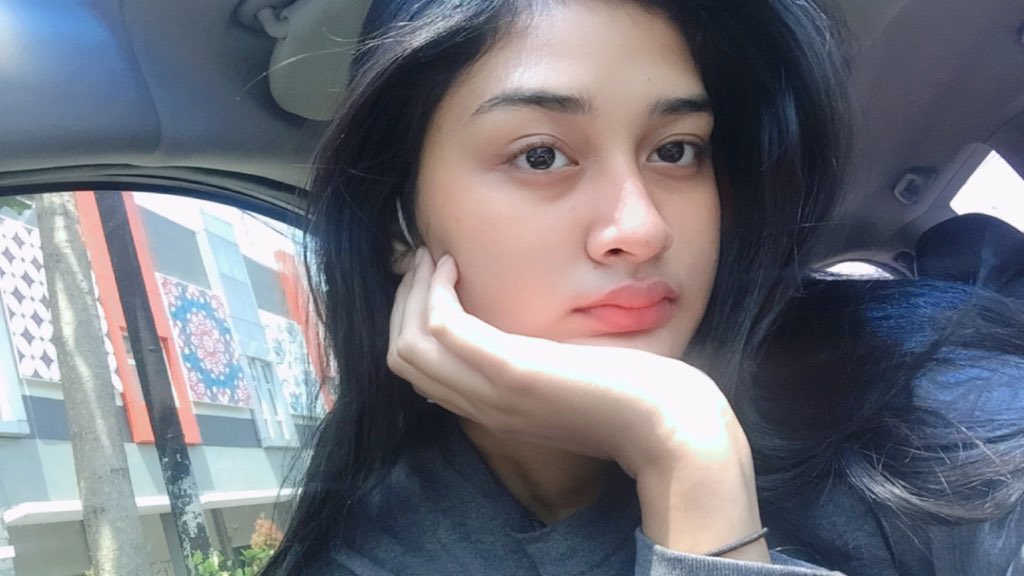 qshaharani's tweet photo. aku butuh first impression km https://t.co/ZMNIjyVdaG