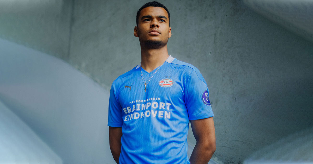 Klaar voor morgen? De eerste wedstrijd van het seizoen, de eerste van PSV in het blauwe tenue van Puma. #GROPSV

Spotify: open.spotify.com/episode/2umFfK…
Apple: podcasts.apple.com/nl/podcast/s04…