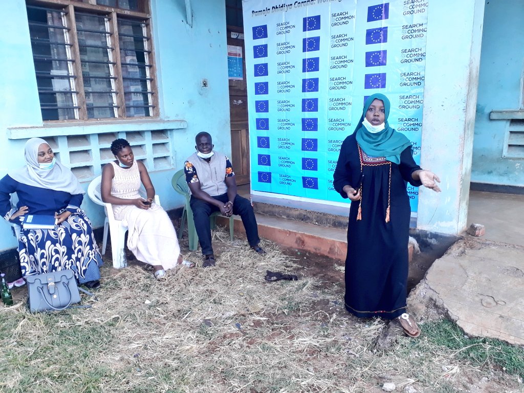 JukwaaV's tweet photo. Using dialogue to enhance youth-police relations!

#WajibikaSalimika 
@SFCG_Kenya 
@UnitedMalindi 
@talo_doon https://t.co/shrJhet2Db