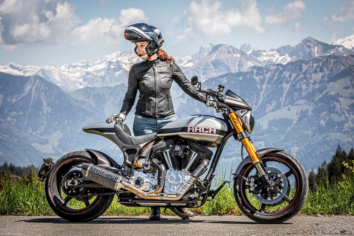 CardoSystems's tweet photo. Some smiles don't need explaining. 
What's the most unique bike you've ridden?

📸 @maias_travels @Lennart Andreas
🎧 #PACKTALBold 
⚫
⚫
⚫
#CardoSystems #AskForCardo #CardoFam @Archmoco #archmotorcycle #findingneverland https://t.co/DCWK9Jh5hq