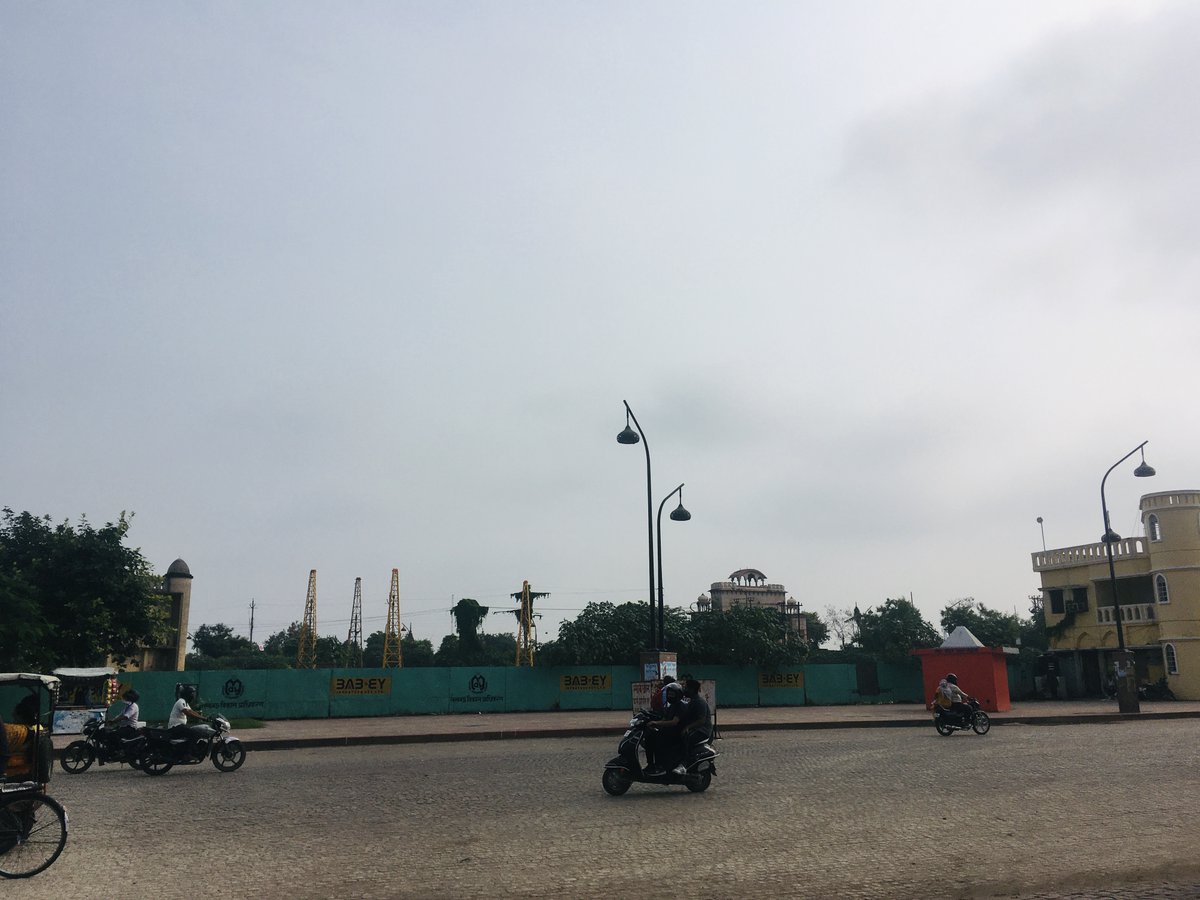 By building this museum, government will grab this land from the trust which was established by Nawab Mohammad Ali Shah to look after the Husainabad heritage monuments.About 20 years ago, state government grabbed the land near Rumi Darwaza for a power station 3