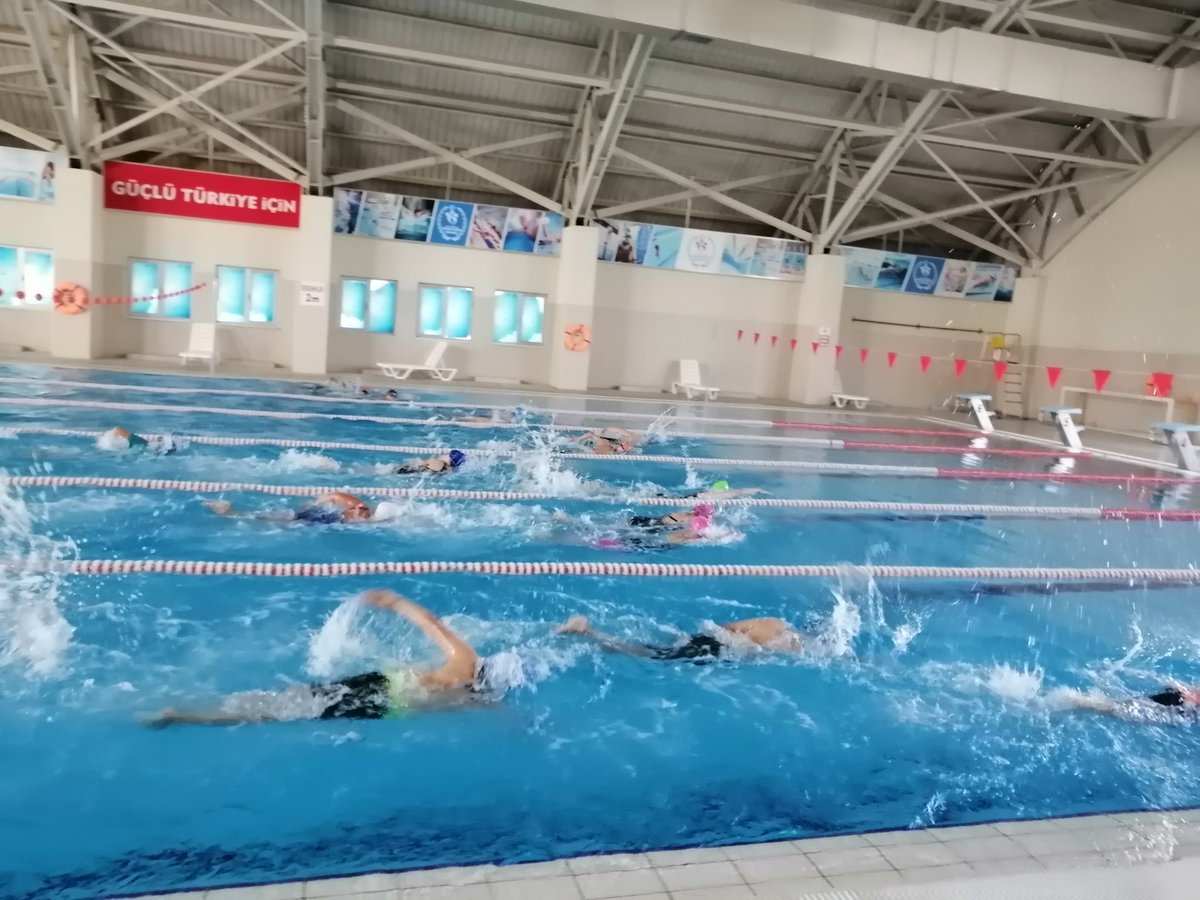 yzcogzM's tweet photo. Zeferin büyüklüğü, mücadelenin zorluğu ile ölçülürmüş.
Tüm zorluklara rağmen çalışmalarımız haftasonu da devam ediyor..
🤽‍♀️🇹🇷🤽‍♂️
#maske #mesafe #temizlik 
@kasapoglu
@mehbaykan
@Muhsinozdemir50
@alisahin5151
@SutopuFed
@GSB_Nevsehir https://t.co/4rwMZuYUNZ https://t.co/tOZJgalC0K