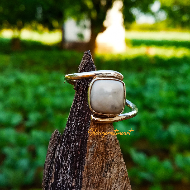 PriyaSh91439018's tweet photo. White Howlite Ring
Buy At
https://t.co/k2Rq8CHHPR

#whitehowlitering #whitestone #marblering #buffaloring #delicatering #longring #jewelry #sterlingsilverring #925sterlingsilver #howlitejewelry #elegantring #bohoring #bohostyle #womenfashion #marblestonejewelry #mermaidjewelry https://t.co/K47GVmh5BS