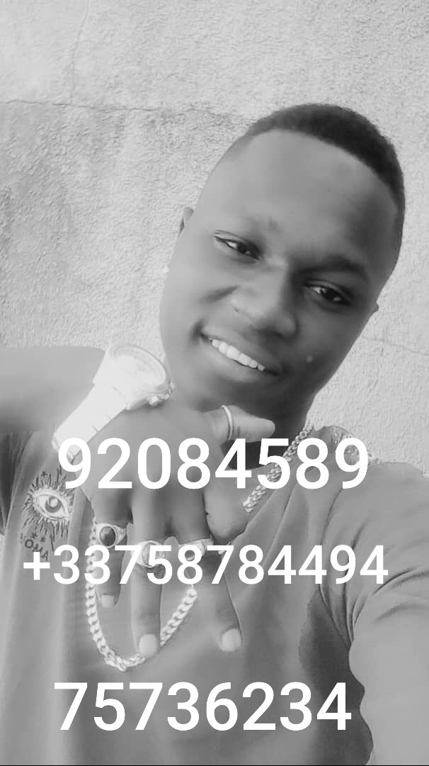 lyrikainfre's tweet photo. URGENT ‼️This young man’s family has not heard from him since last year.  He is apparently somewhere in Morocco.  Please have the kindness to pass this message around to your acquaintances to appease the hearts of his family.  The numbers in the pictures are family contact https://t.co/RIa9WHcF5r