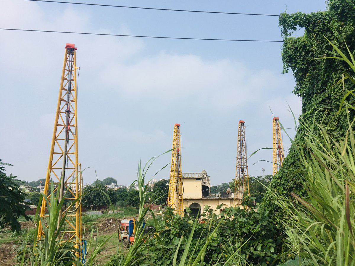 Babey Infratech Pvt. Ltd by Lucknow Development Authority. If we move towards Durga Devi Marg, we can see how the lands of Husainabad Trust was illegaly sold by a member of Nawab family of Awadh and a member of UP Legislative Council, Bukkal Nawab. 15-20 years ago these lands...6