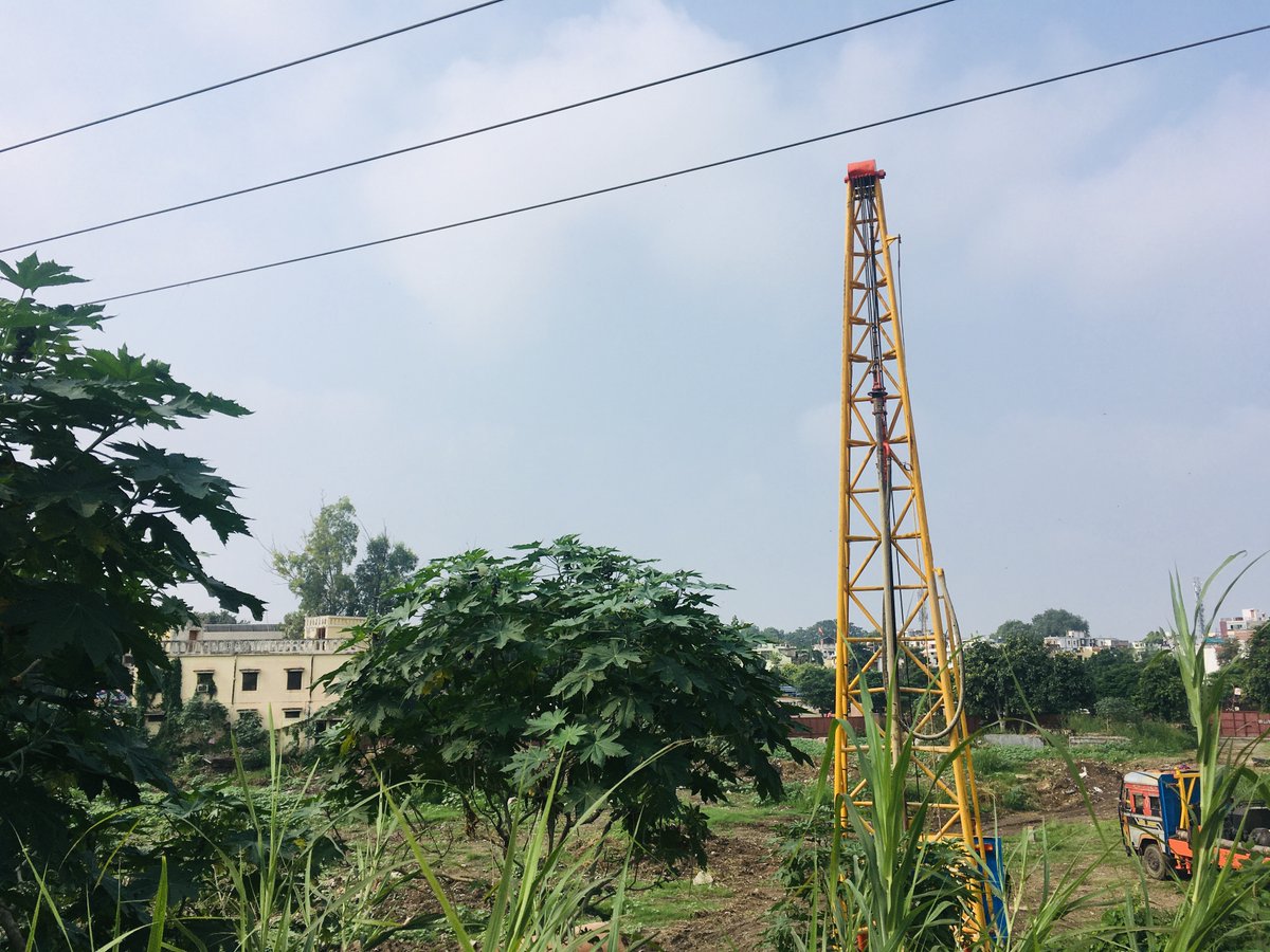 Babey Infratech Pvt. Ltd by Lucknow Development Authority. If we move towards Durga Devi Marg, we can see how the lands of Husainabad Trust was illegaly sold by a member of Nawab family of Awadh and a member of UP Legislative Council, Bukkal Nawab. 15-20 years ago these lands...6