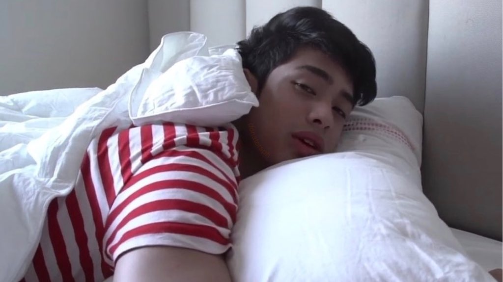 DONATORSPH's tweet photo. he just woke up and he look so cute and adorable. achkkk 😫🥺 https://t.co/lcK0IsohUj