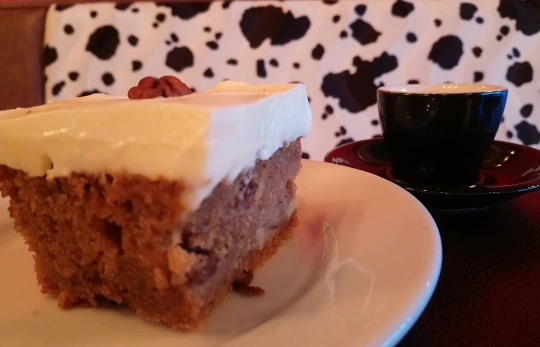DoctorBrews's tweet photo. Hey How dare you? Not a real cake. Try this carrot cake out next time you're in Bowness on Windermere 
We're famous for serving cakes as big as your head. Dr Brews Coffee &amp; Blues. Gonna have a 'SKA-today Saturday' Playlist in honor of Toots @themarkrad @6MusicStudio https://t.co/PTOx1LtiPx