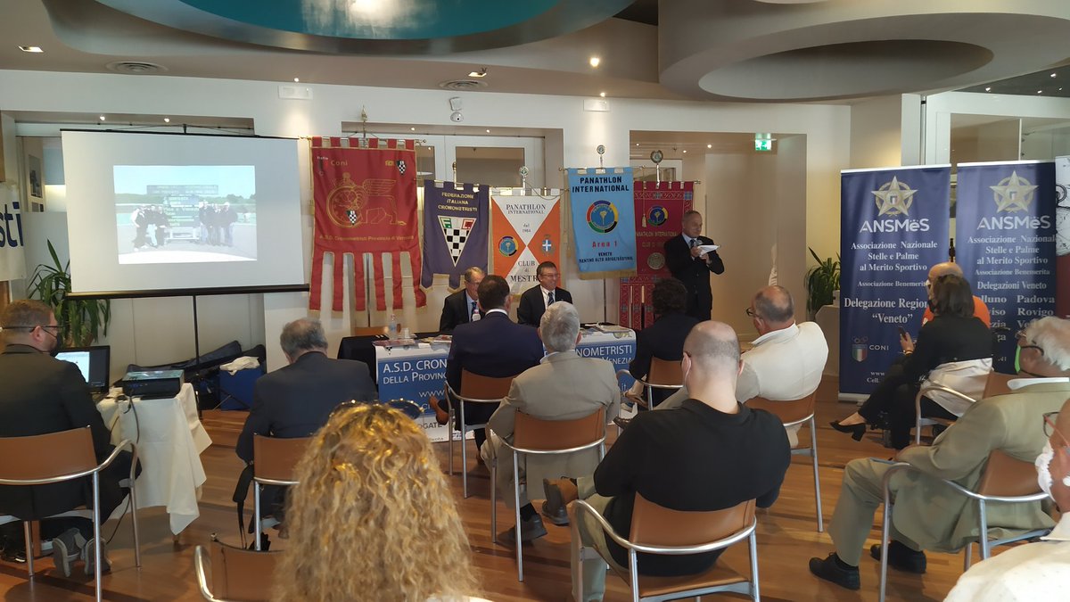 alexn69's tweet photo. A Mestre @cronovenezia inizia i festeggiamenti per i suoi 80 anni di associazione.
All'apertura dei lavori del Convegno "Lo Sport come occasione di Rinascita" parla @gianfrancorava presidente della @federcronos
���️#cronometristi https://t.co/aMfwqztCbX