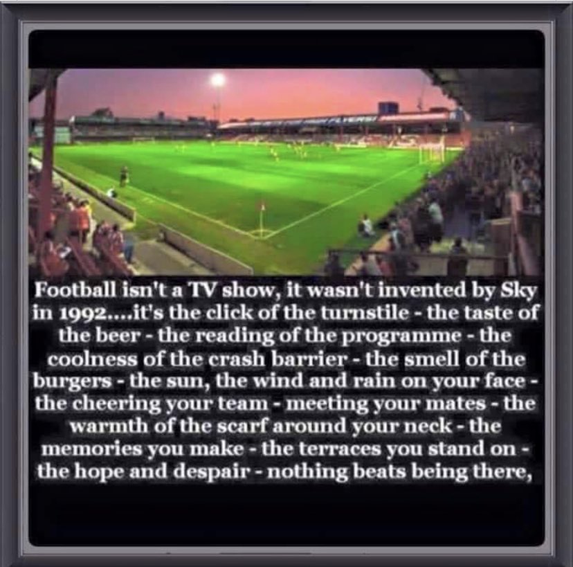 kaejlaab's tweet photo. This came up on my FB memories time line. Today is a very apt day to post it me thinks.....#withoutfansfootballisnothing https://t.co/kZdOCnvcYp