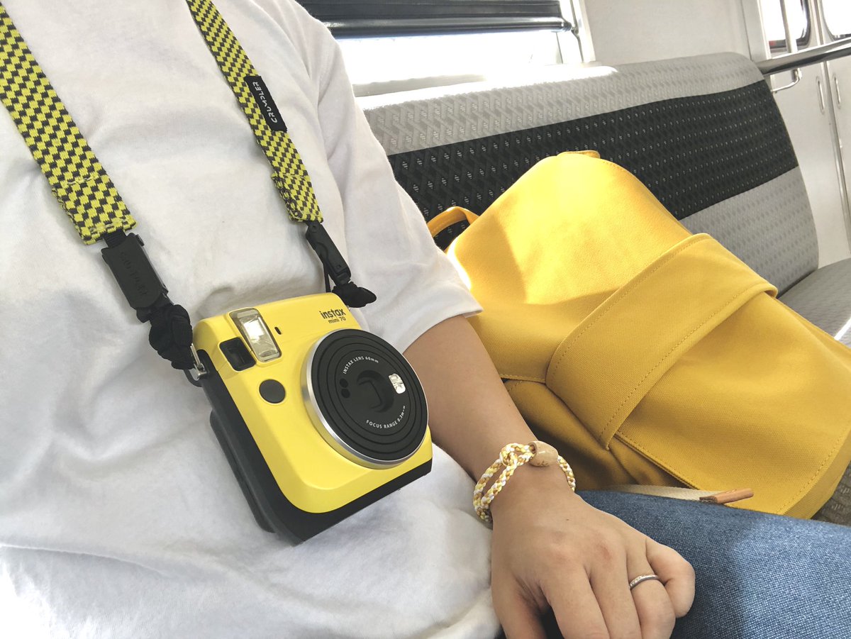 chinae03yellow's tweet photo. 橿原神宮前駅の黄色いポストを撮りにチェキ散歩🍋
#チェキ #写真 #instaxmini70 #イエローチェキ https://t.co/VywdcTi9z9