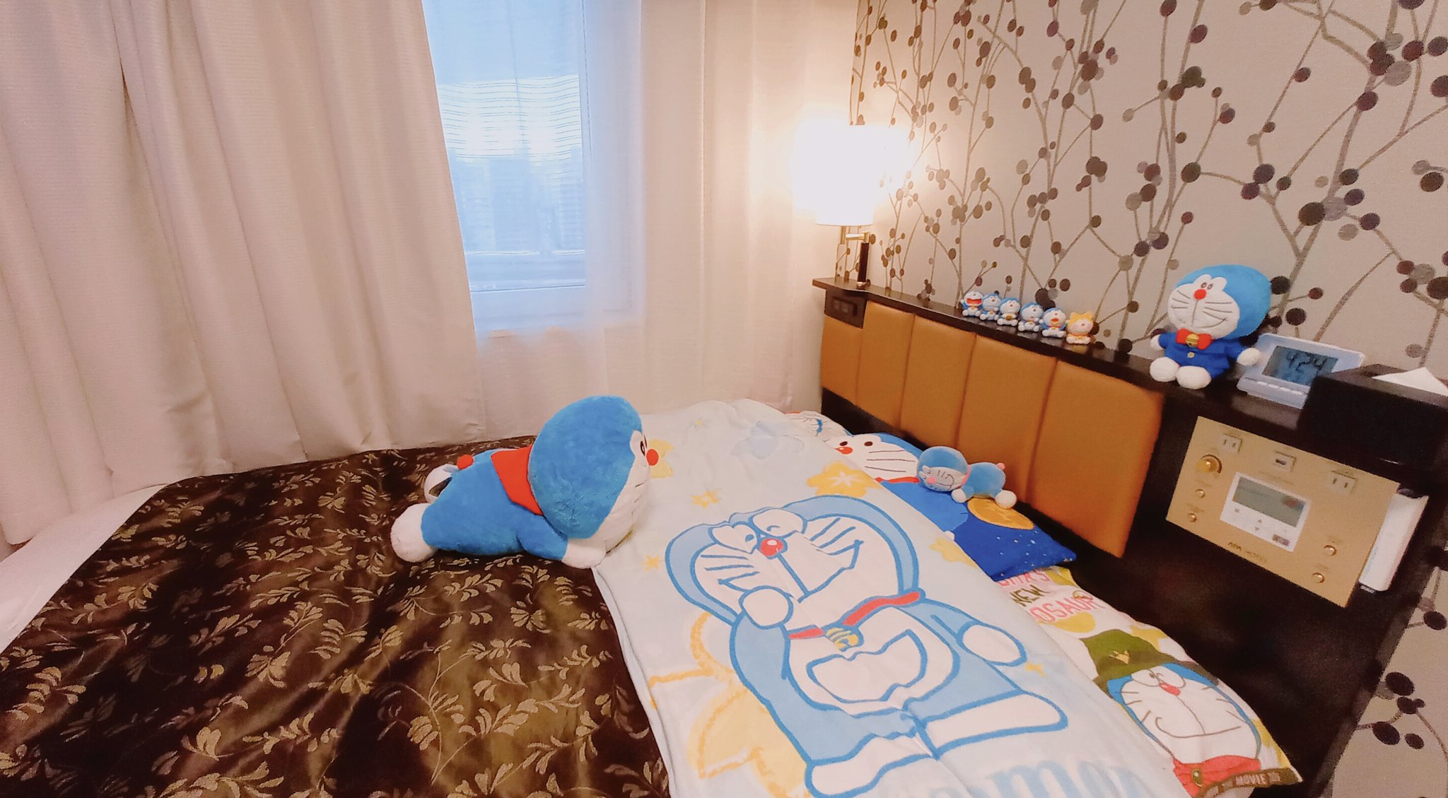 とりか わぁぁ 今日のホテルドラえもんルームだぁぁ セルフ