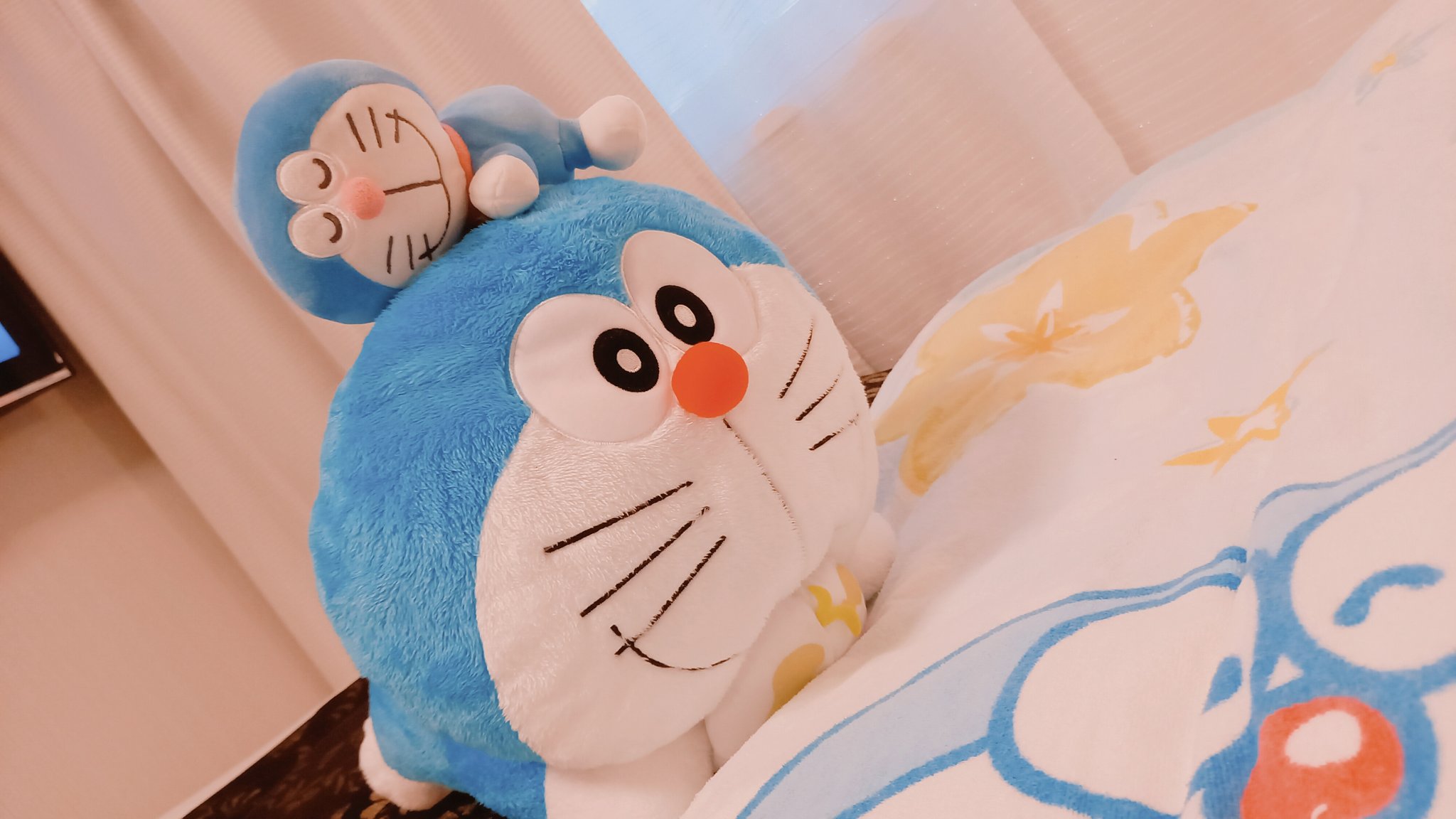 とりか わぁぁ 今日のホテルドラえもんルームだぁぁ セルフ