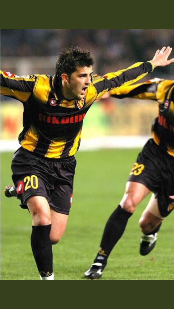 Thanks to Villa, Zaragoza won the Supercopa de España as well and secured their place in the 2004-05 UEFA Cup. 2 last minute goals in the game gave his team a crucial victory in their opening group game. In his second season he scored 18 goals in 48 games.