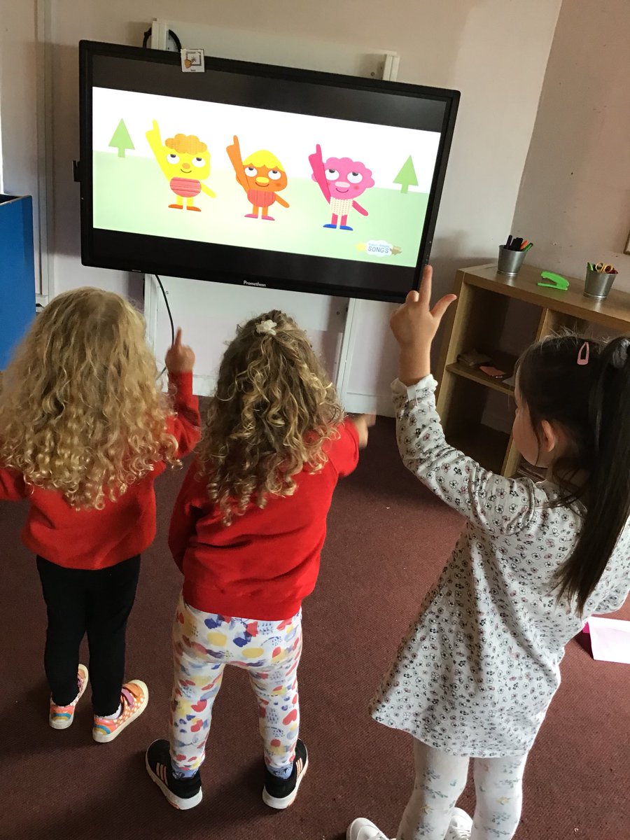 SerfsSt's tweet photo. In our clubhouse pod yesterday we had a movement Friday, learners were enthusiastic to take part in our movement and dance videos. Learners copied all the moves shared and joined in with great effort, we can’t wait to continue our movement Fridays every week 😊 #movingaround https://t.co/FtvtrVIkvg