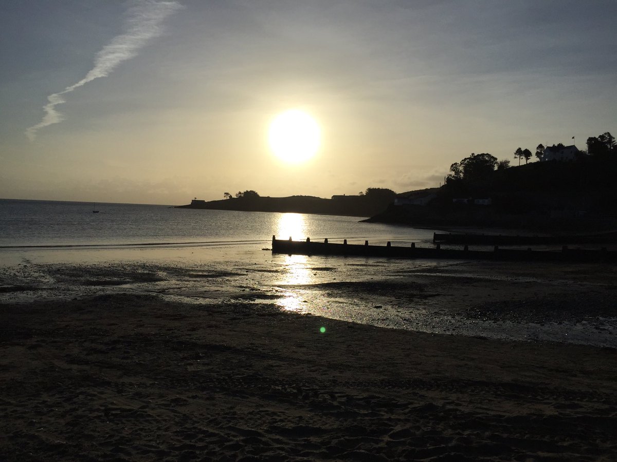 PJBarlow62's tweet photo. A sunny start to the weekend in ⁦@abersochdotco⁩ https://t.co/o21fFDTbxQ