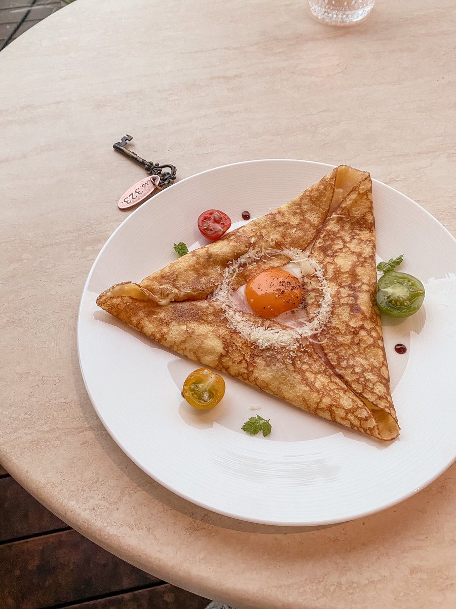 Michika A Twitteren 原宿のオーバカナルのテラス席で夜ご飯 銀座のオーバカナルよりも眺め良いし 店員さんも感じ良いし 綺麗だし 原宿の圧勝 オムライスもフワッフワで美味しいしガレットも美味しい もう一度言うけど 銀座より原宿のが断然良い