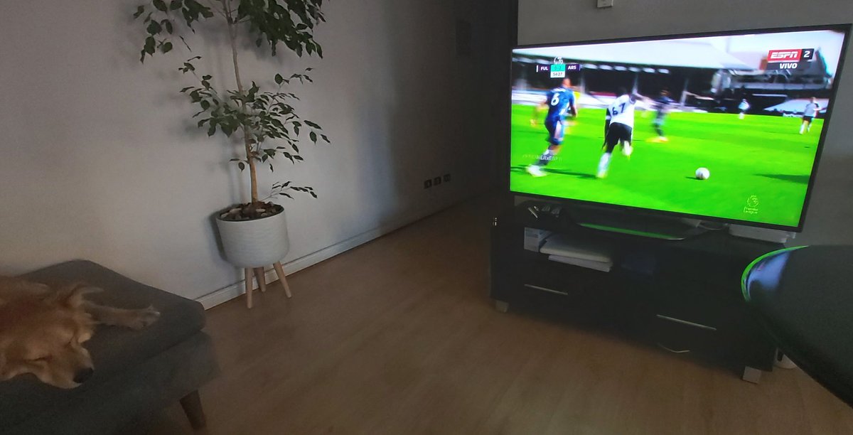 yyudelevich's tweet photo. Todos viendo la #PREMIERxESPN https://t.co/x35wbTSbfc