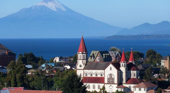 The SouthFor those that like to hide out in the mountains in a cabin and enjoy lakes and greeneryThe South of Chile has you coveredHere below is the beautiful Puerto Montt in the south of Chile