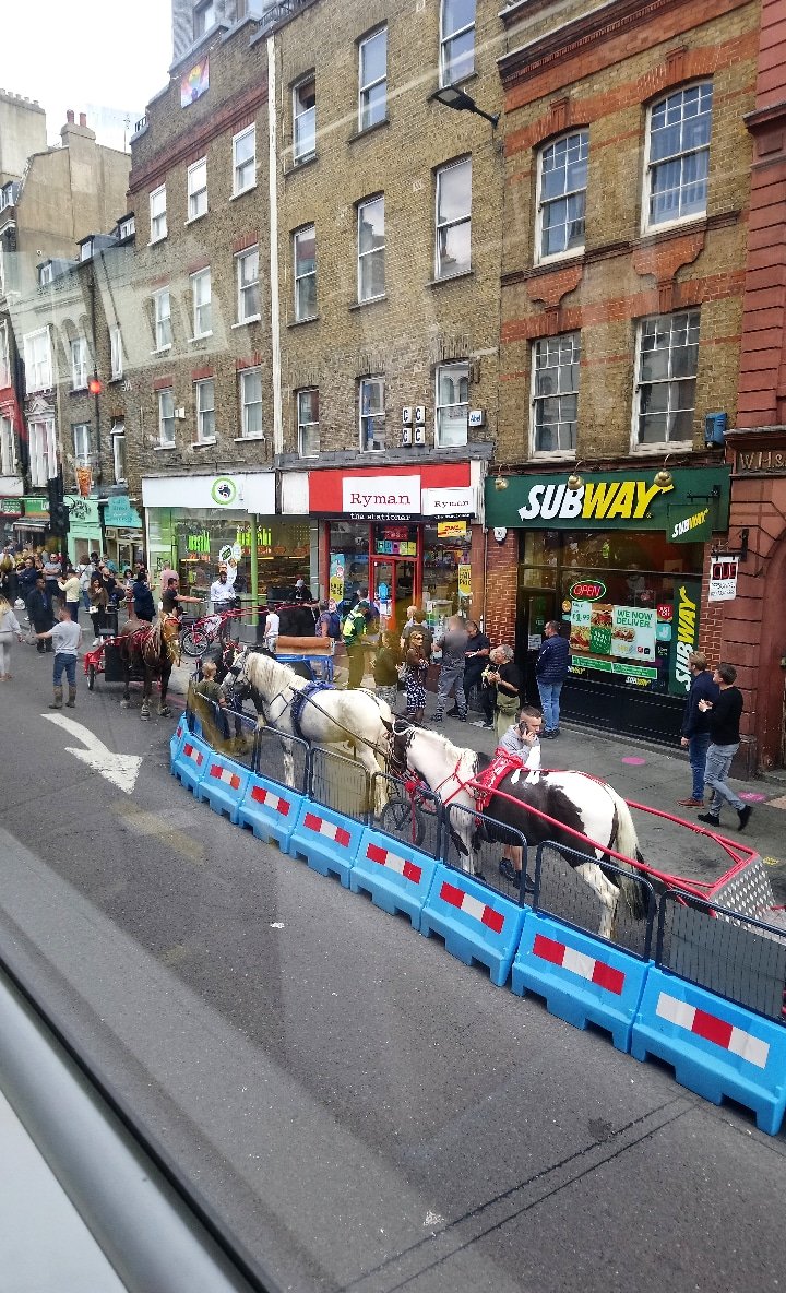 Does anyone know what's going on here? #LondonBridge #BoroughMarket