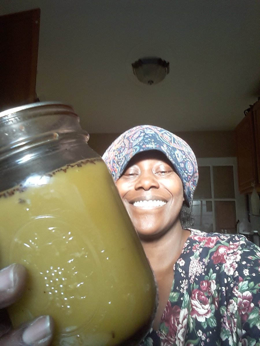 AtlWrika01's tweet photo. @AmeriCannaBlunt Speaking of VALUE, the things I've learned are life changing🙏🏽

YOU saved my life, I make you see the funny in yours😊. SHE looked at me this AM &amp; said..."Wow mom, your legs have gotten skinny"

#HempButter knocking out fluid buildup🙏🏽THANK YOU https://t.co/SXAkR4abRM