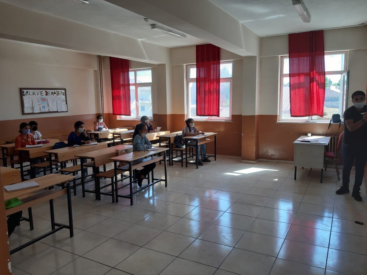 Okulumuzda sosyal mesafe, maske ve hijyen kuralları göz önüne alınarak 8.sınıflarımıza yönelik destekleme ve yetiştirme kurslarımız başlamıştır.  <a href="/tcmeb/">Millî Eğitim Bakanlığı</a> <a href="/ziyaselcuk/">Ziya Selçuk</a> <a href="/AgriValilik/">T.C. Ağrı Valiliği</a> <a href="/agrimem/">AĞRI MEM</a> <a href="/mfaruktekinn/">Mehmet Faruk Tekin</a> <a href="/keremgungor04/">Kerem GÜNGÖR</a>