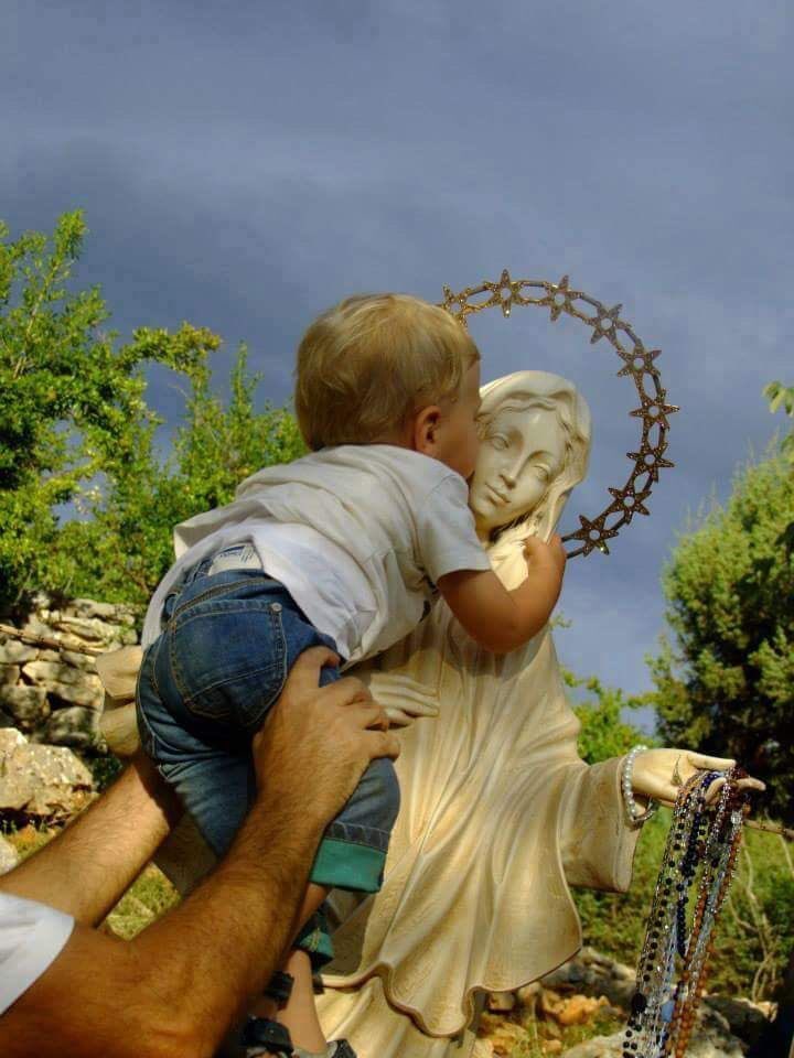 peternguyenn's tweet photo. Catholic children are undefeated in their piety pt. 1 https://t.co/plzUrwT3ag