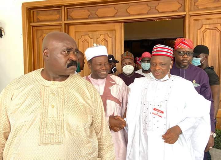 HerssernUmar's tweet photo. His Excellency Sen Dr. Rabiu Musa Kwankwaso attended a ceremonial event of the Esama of Benin Kingdom. The 86th birthday celebration of Chief Sir Dr. Gabriel Igbinedion, the father of Sen Kwankwaso's good friend, former Governor HE Lucky Igbinedion. 
#EdoIsRed 🛑🛑🛑 https://t.co/I2JIiOrXxT