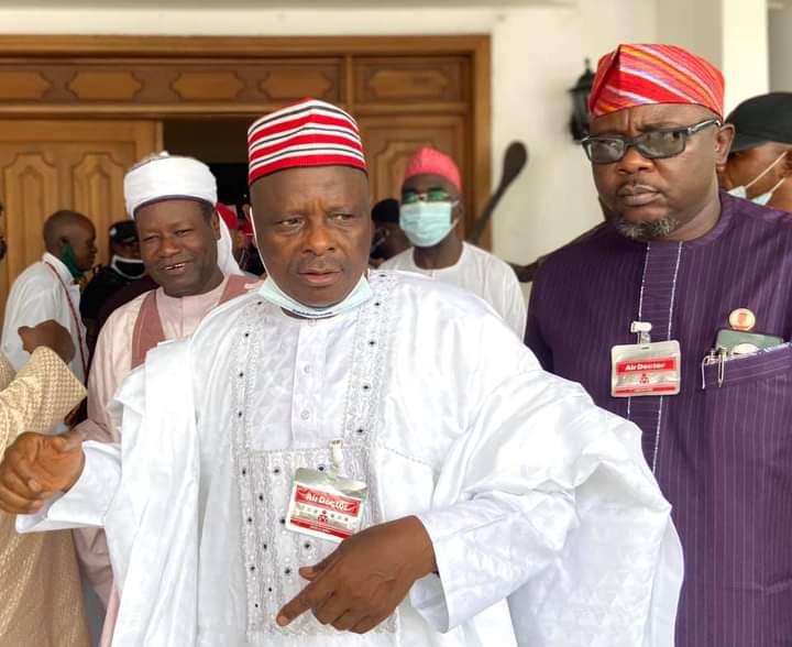 HerssernUmar's tweet photo. His Excellency Sen Dr. Rabiu Musa Kwankwaso attended a ceremonial event of the Esama of Benin Kingdom. The 86th birthday celebration of Chief Sir Dr. Gabriel Igbinedion, the father of Sen Kwankwaso's good friend, former Governor HE Lucky Igbinedion. 
#EdoIsRed 🛑🛑🛑 https://t.co/I2JIiOrXxT