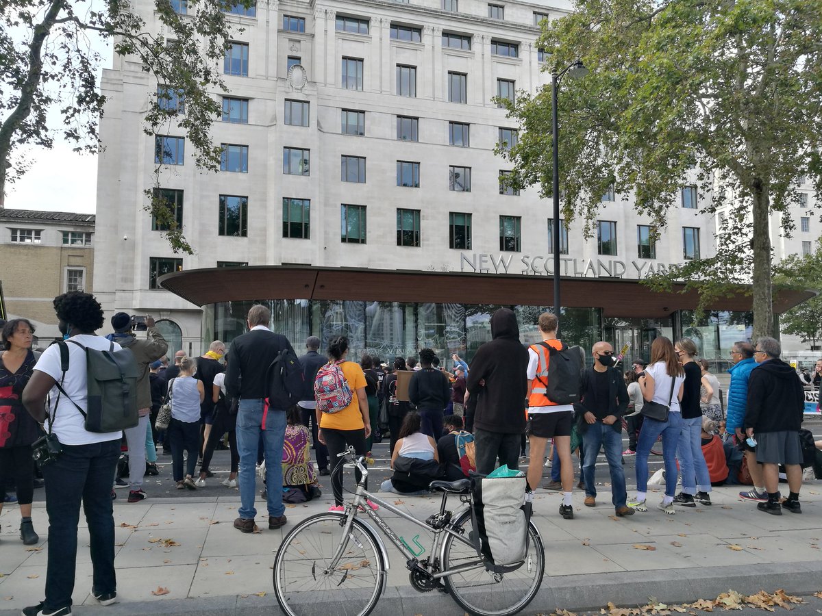 Another_Europe's tweet photo. A day of struggle and solidarity in London today ✊
We are with you @Tate_United @nurses_united @NurseSayNO Black Lives Matter https://t.co/skDVrozi0r