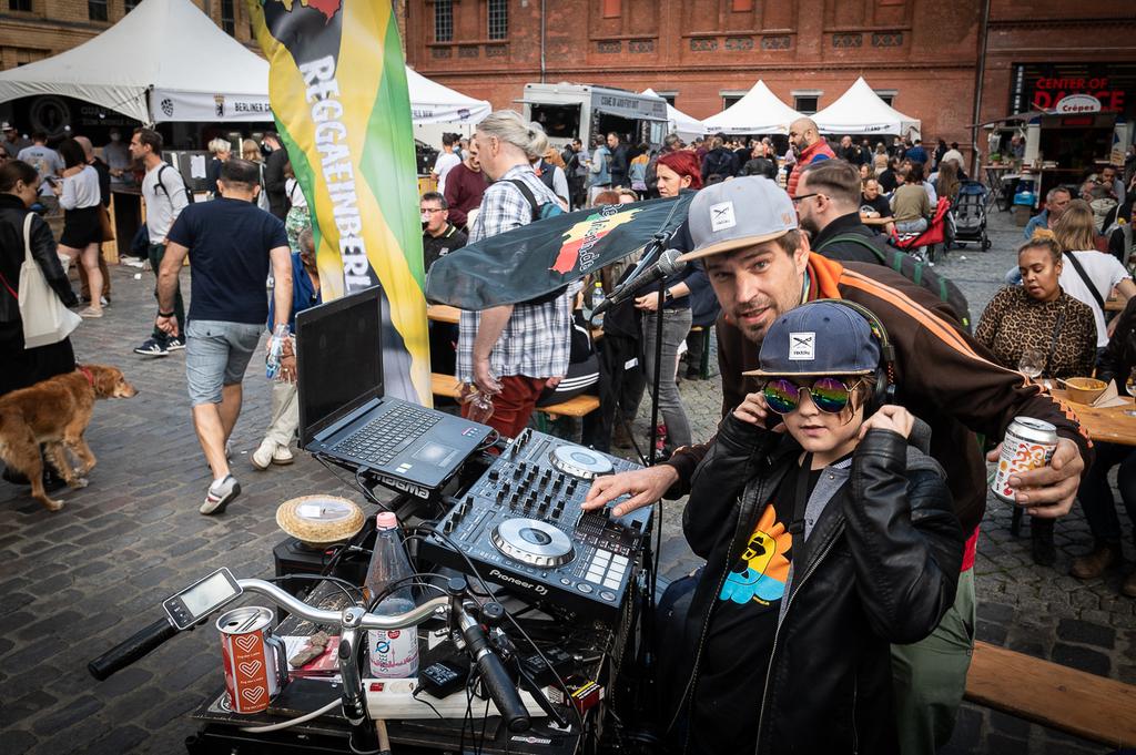 Heute spielt das #kiezbringo Soundsystem auf dem RAW Gelände vor dem #HouseOfMusic